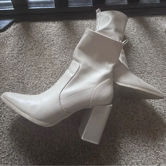 ❌SOLD❌ Call It Spring Cream Booties - Picture 10 of 10